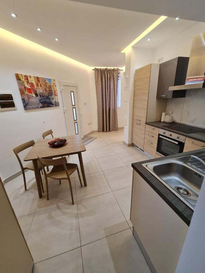 Crescent Corner Leilighet San Pawl il-Baħar Eksteriør bilde